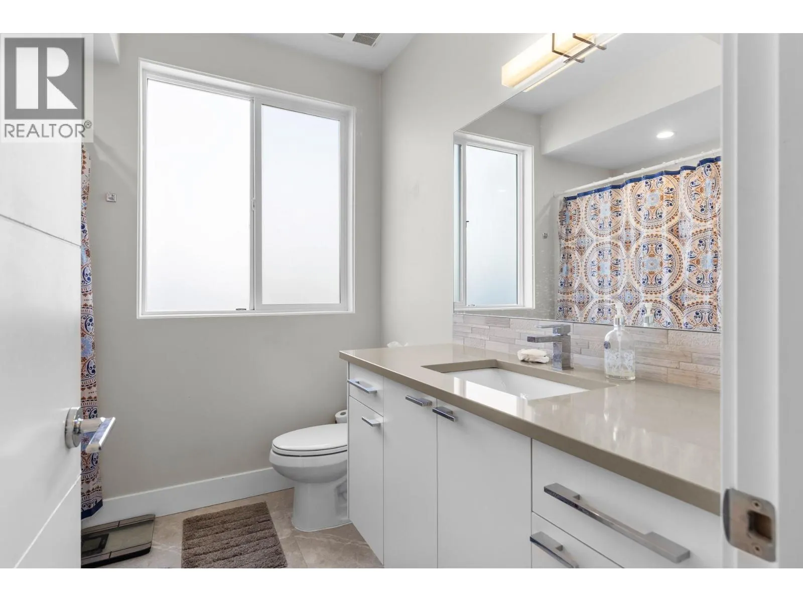 1341 Sladen Crescent