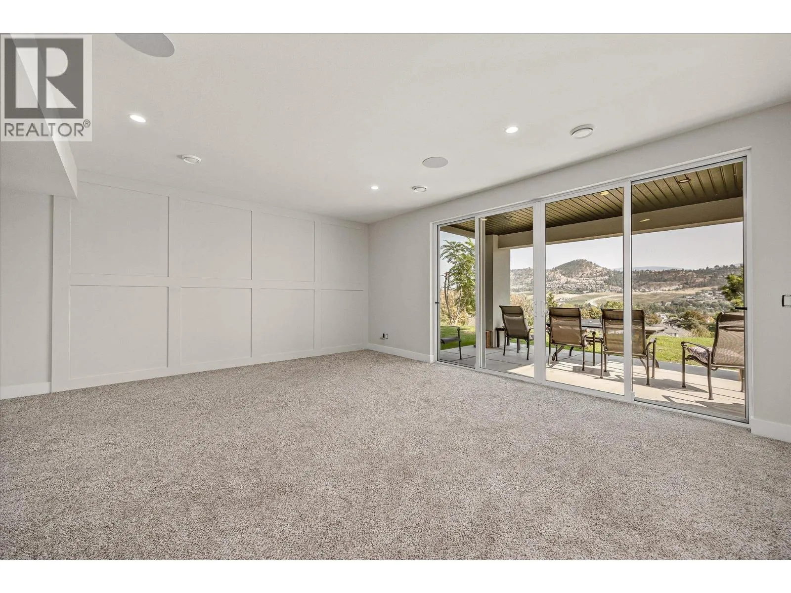 1341 Sladen Crescent