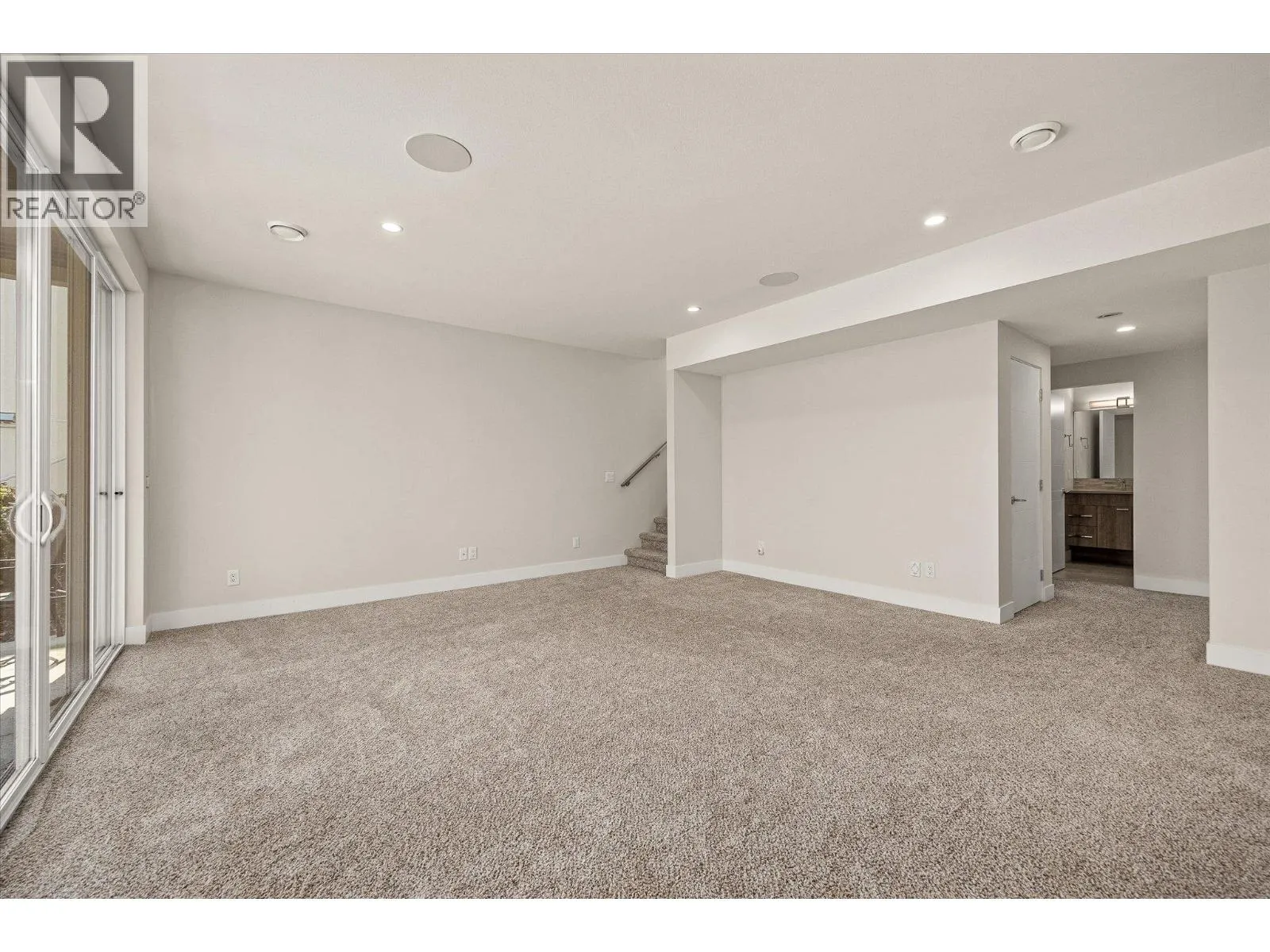 1341 Sladen Crescent