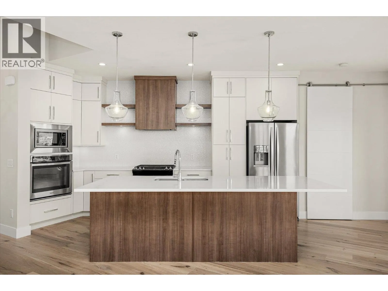 1341 Sladen Crescent