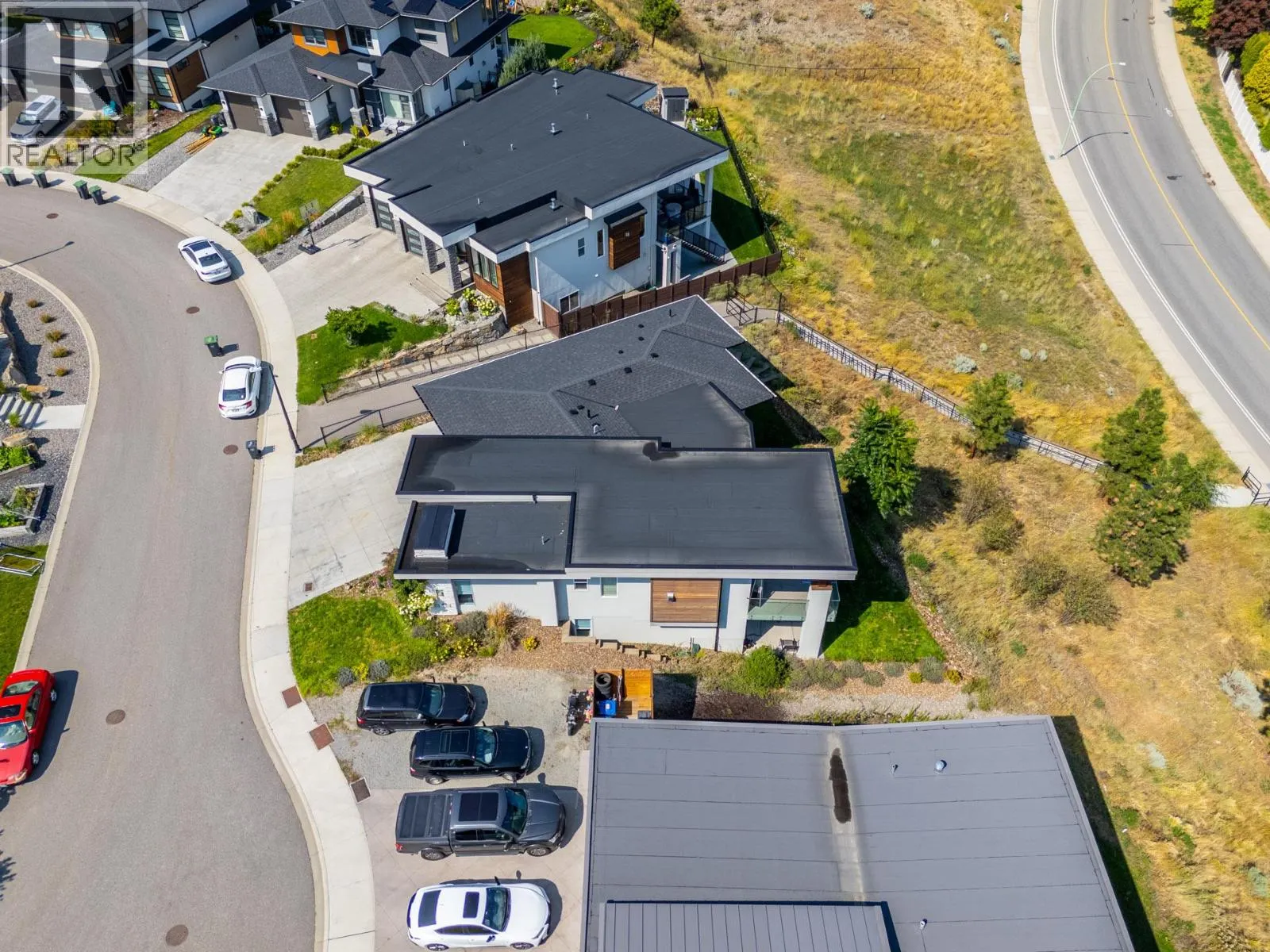 1341 Sladen Crescent