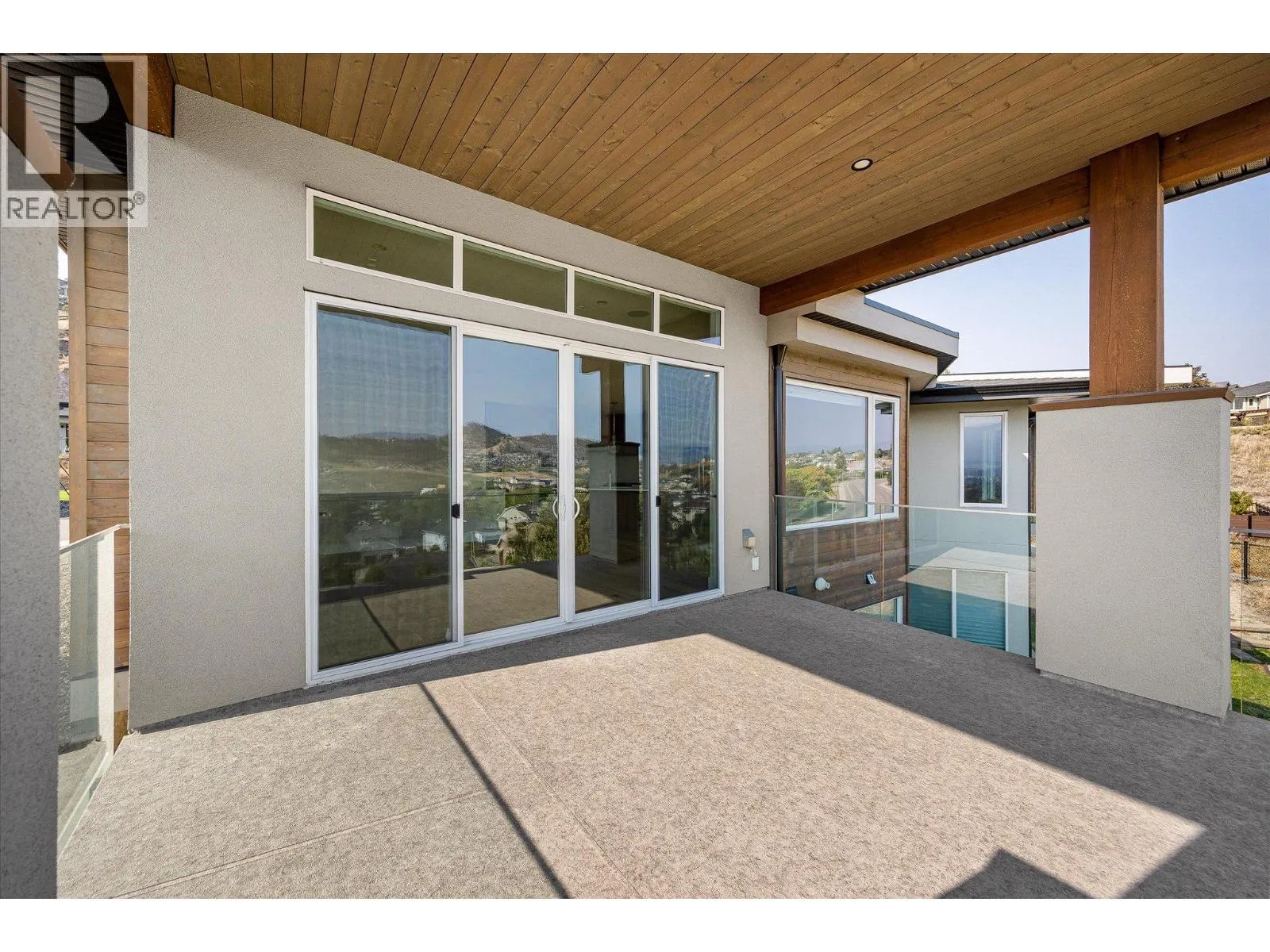 1341 Sladen Crescent