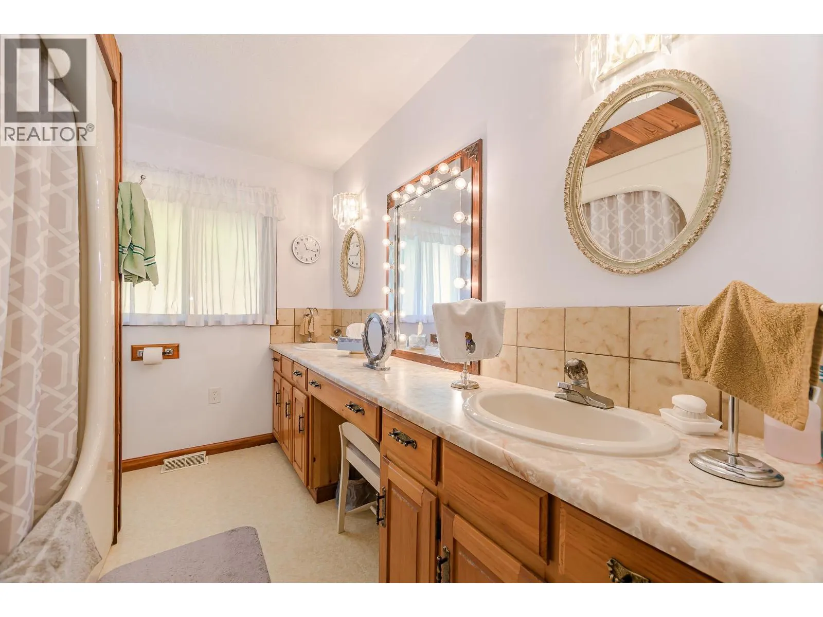 153 Hadow Road SE