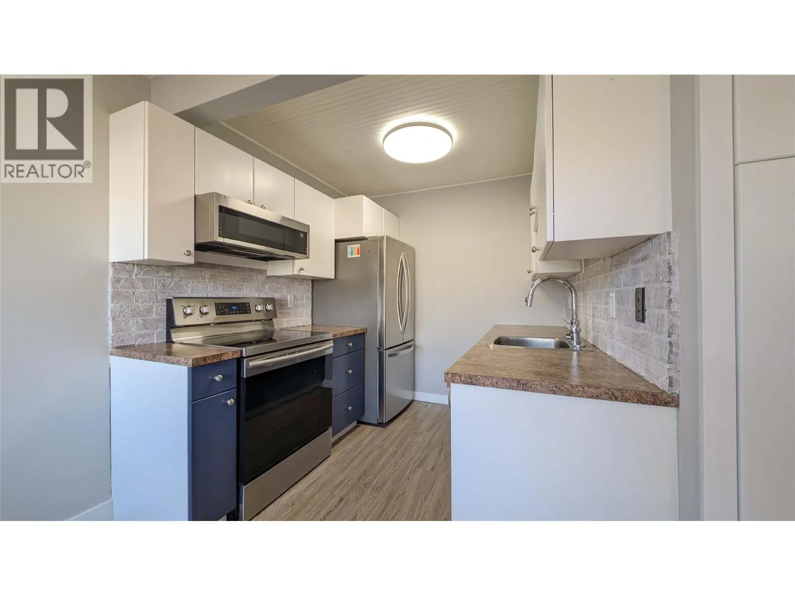 2201 3rd Street N