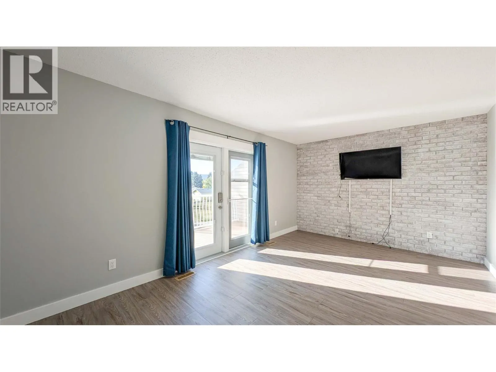 2201 3rd Street N