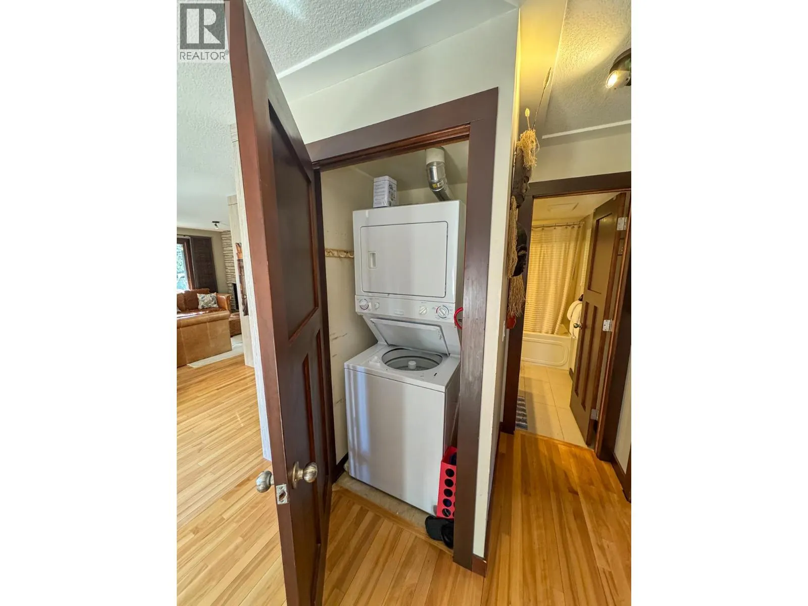 1492 Akiskinook Road Unit# 1
