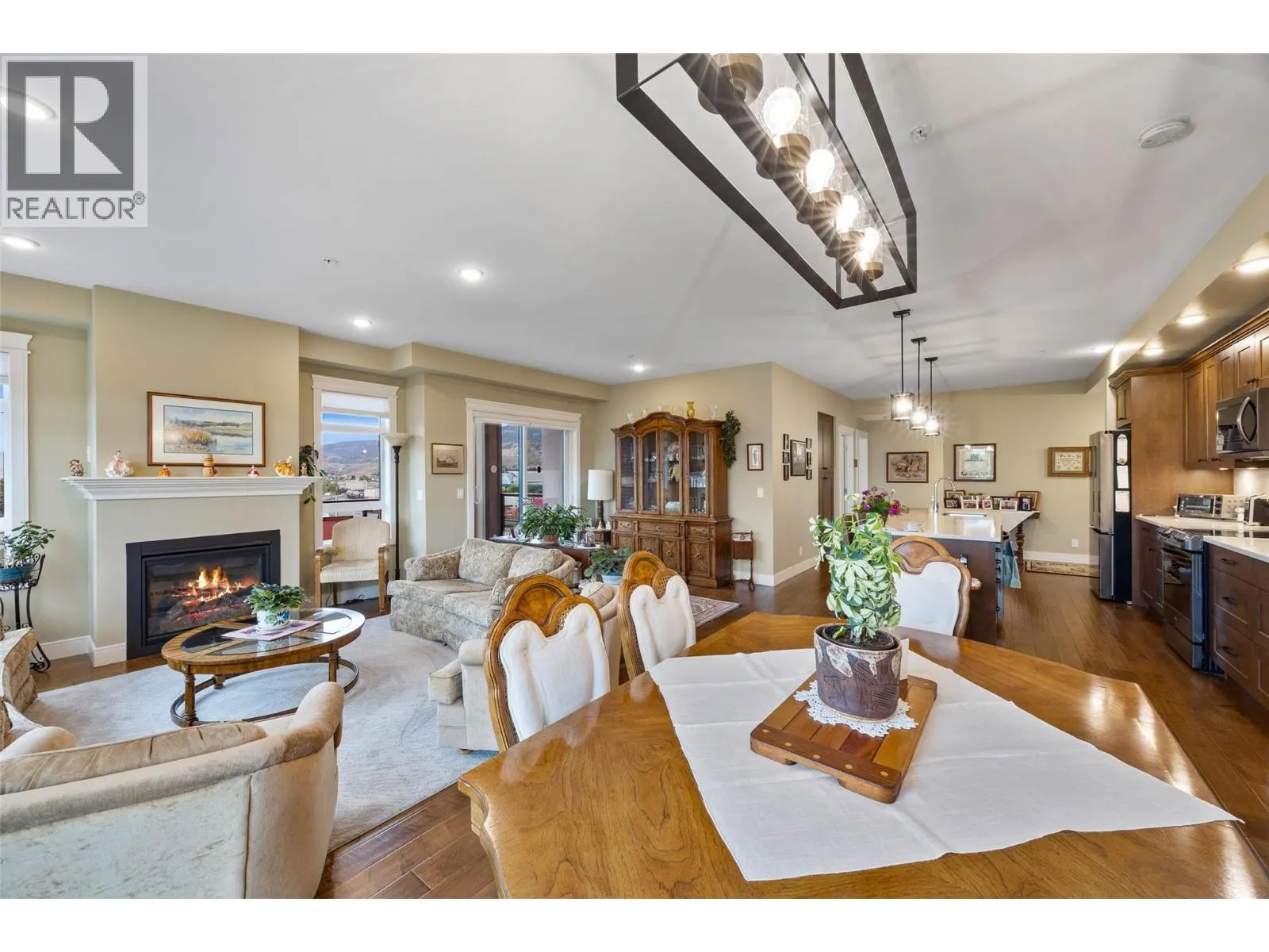 568 Lorne Street Unit# 402