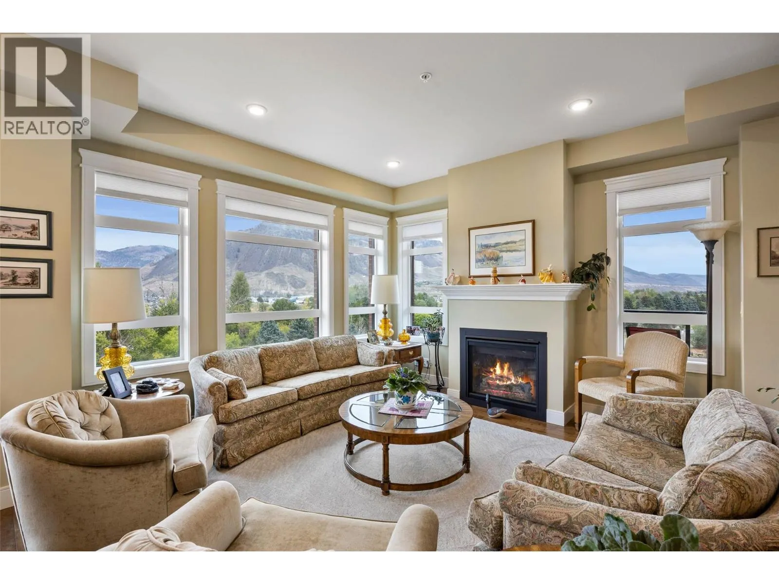 568 Lorne Street Unit# 402