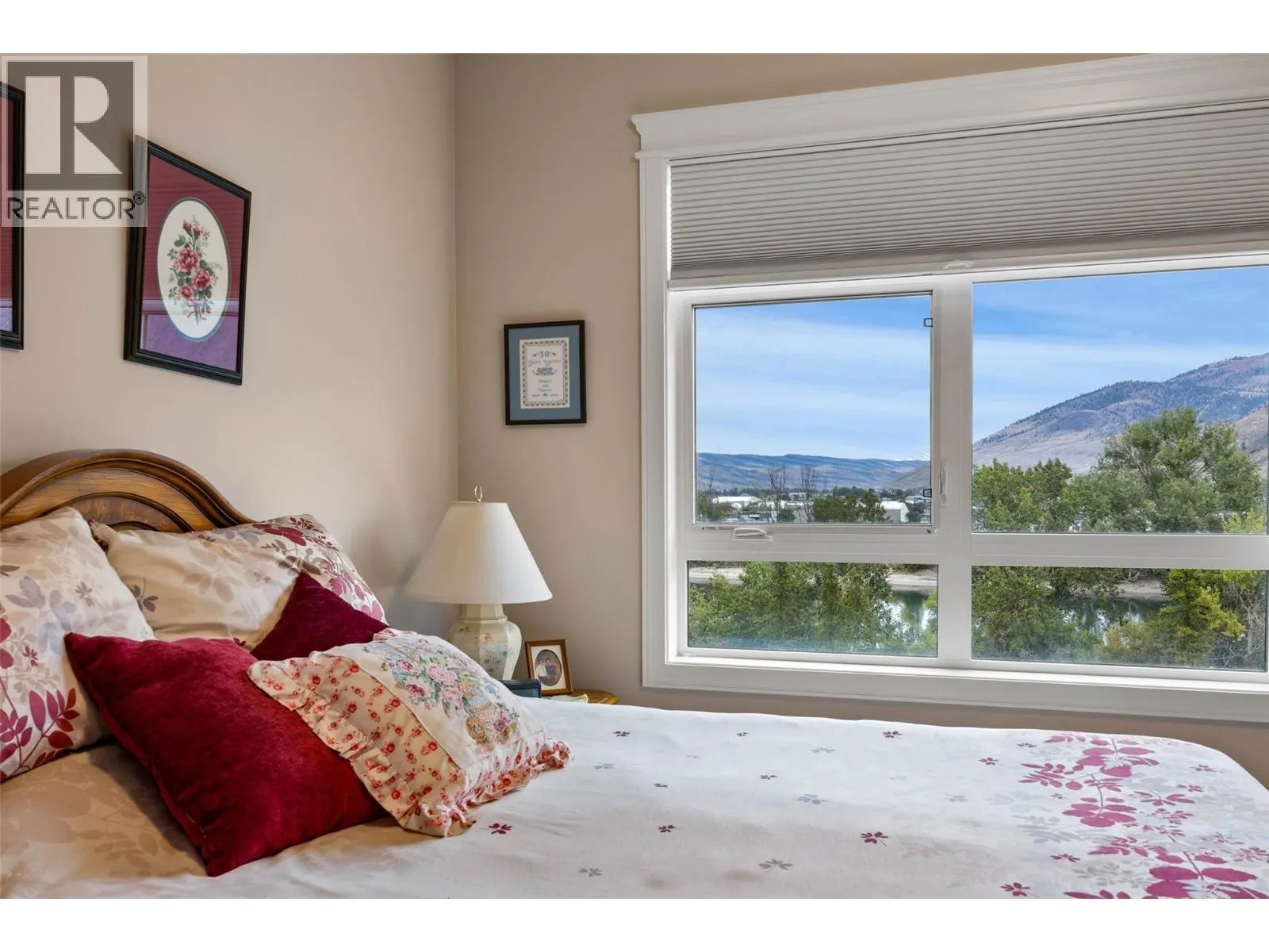 568 Lorne Street Unit# 402