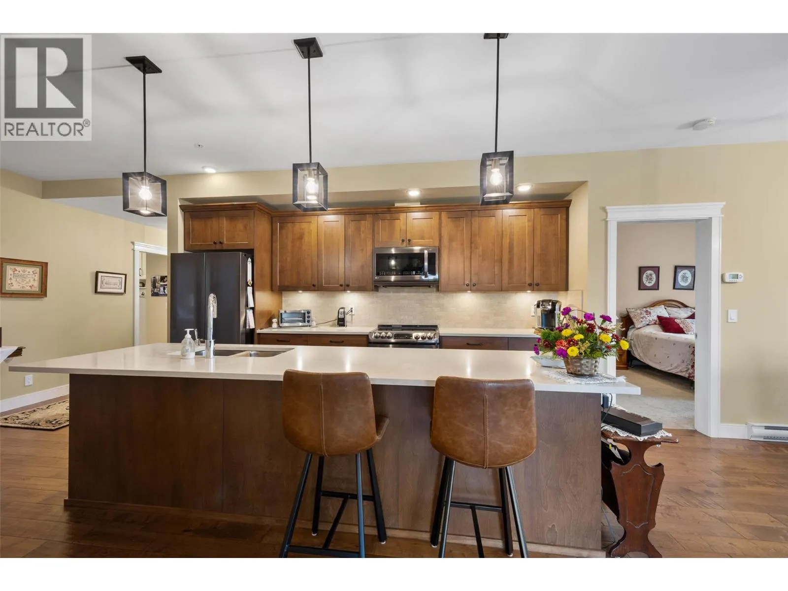 568 Lorne Street Unit# 402