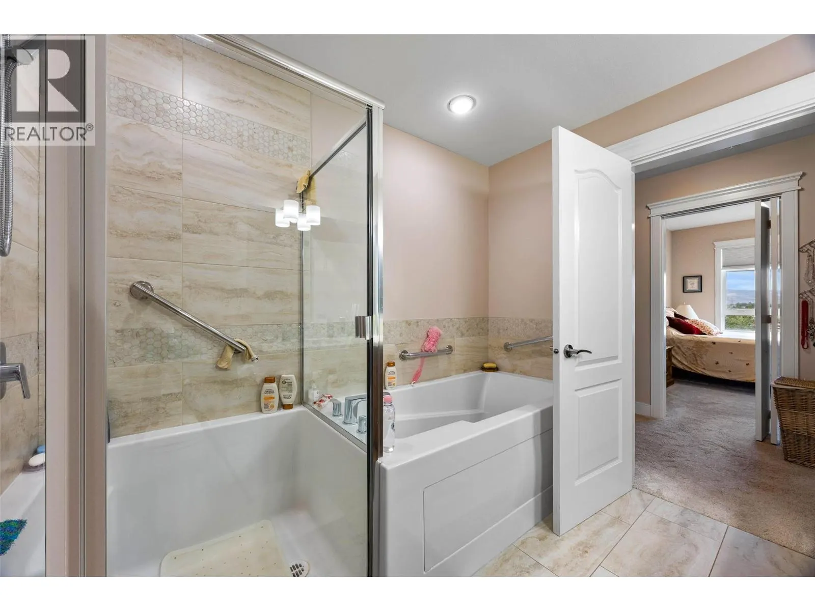 568 Lorne Street Unit# 402