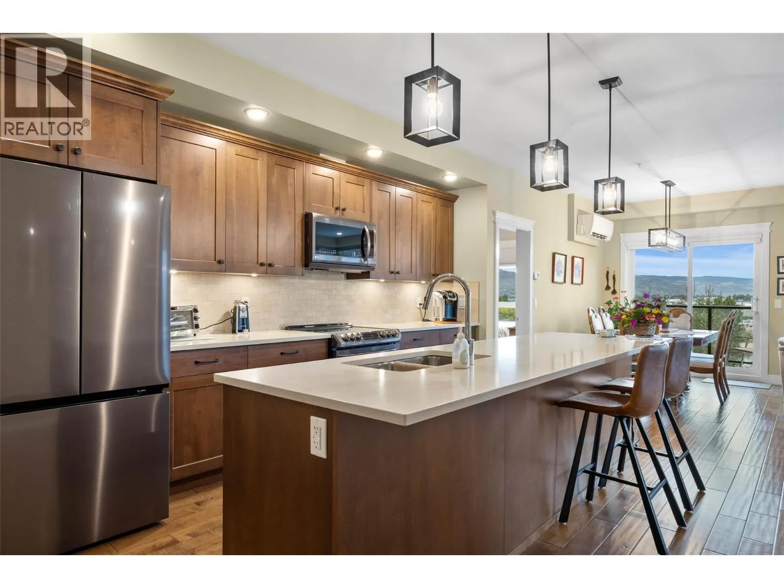 568 Lorne Street Unit# 402