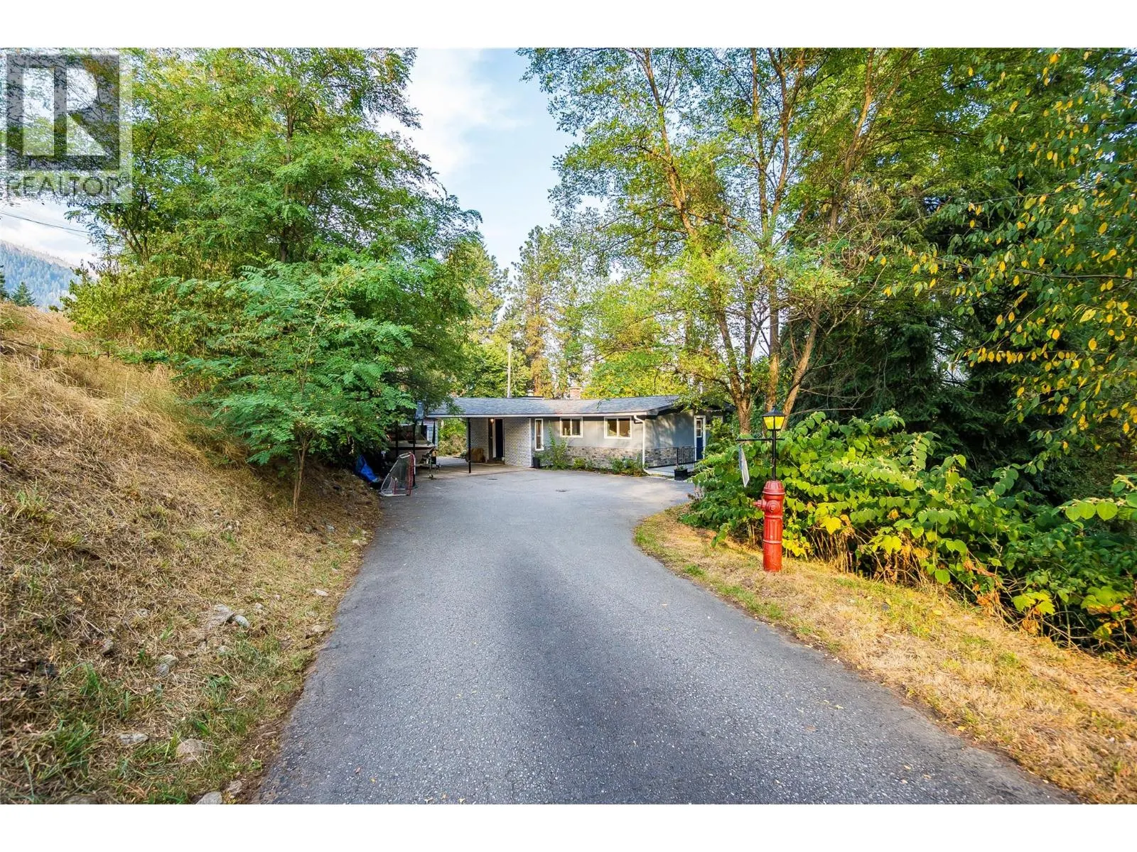 2758 Leecrest Road