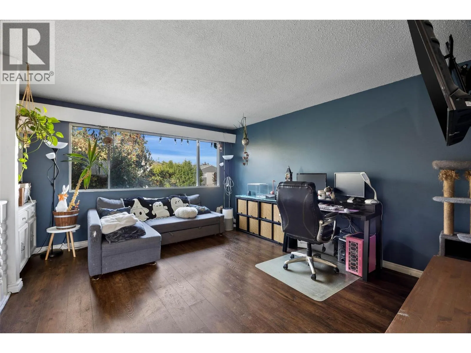 800 Valhalla Drive Unit# 5