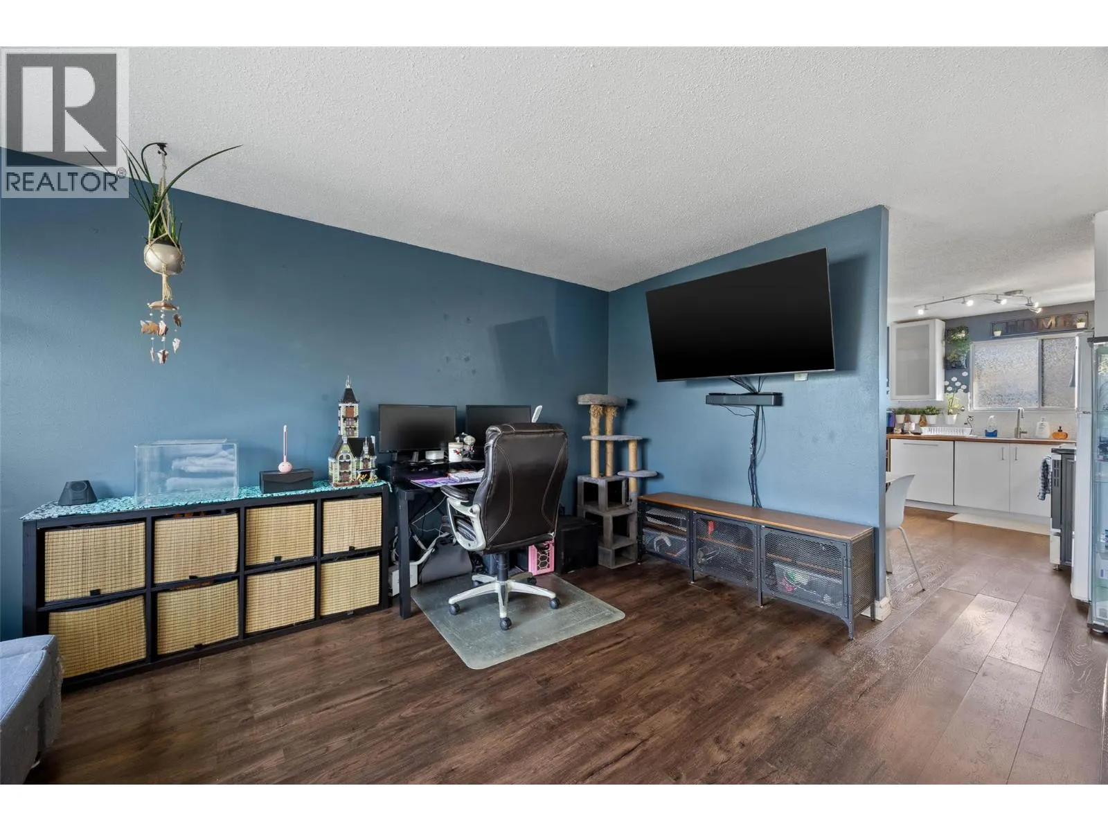 800 Valhalla Drive Unit# 5