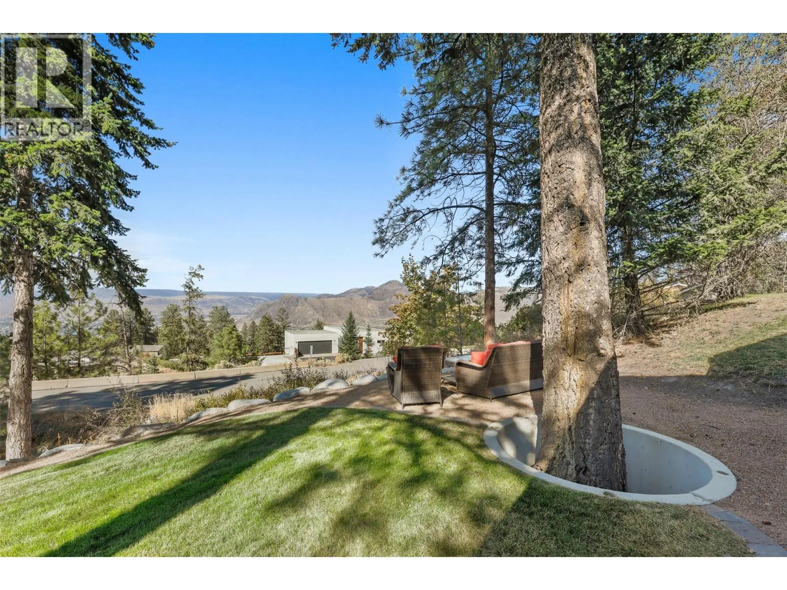 2094 HIGH SCHYLEA Drive
