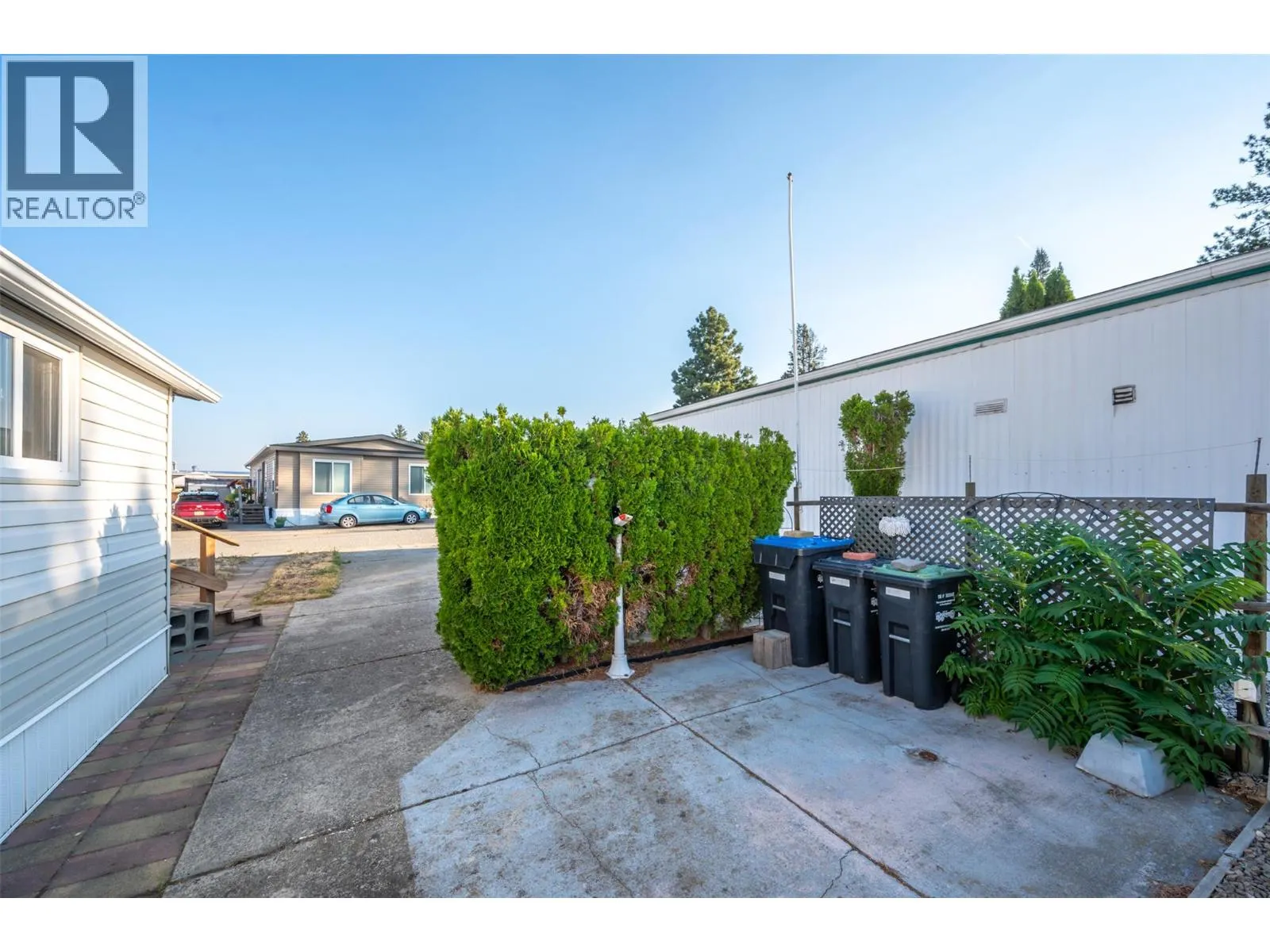 98 Okanagan Avenue E Unit# 97