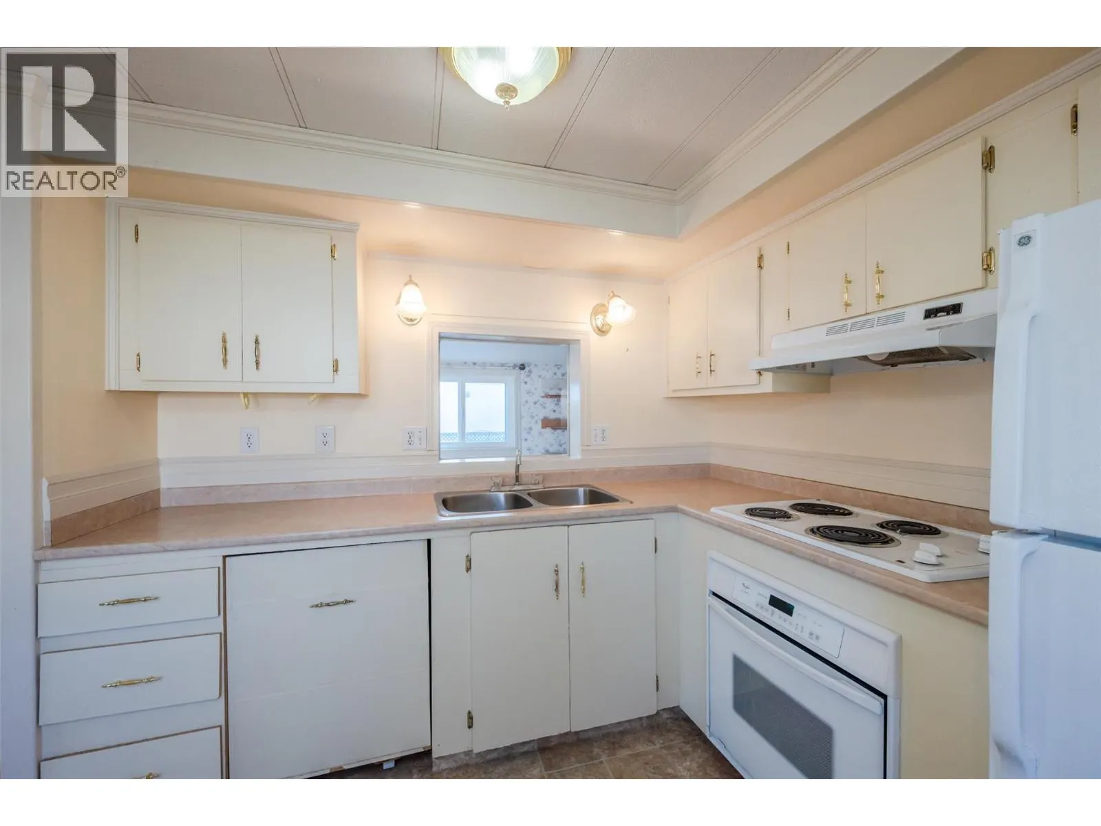 98 Okanagan Avenue E Unit# 97