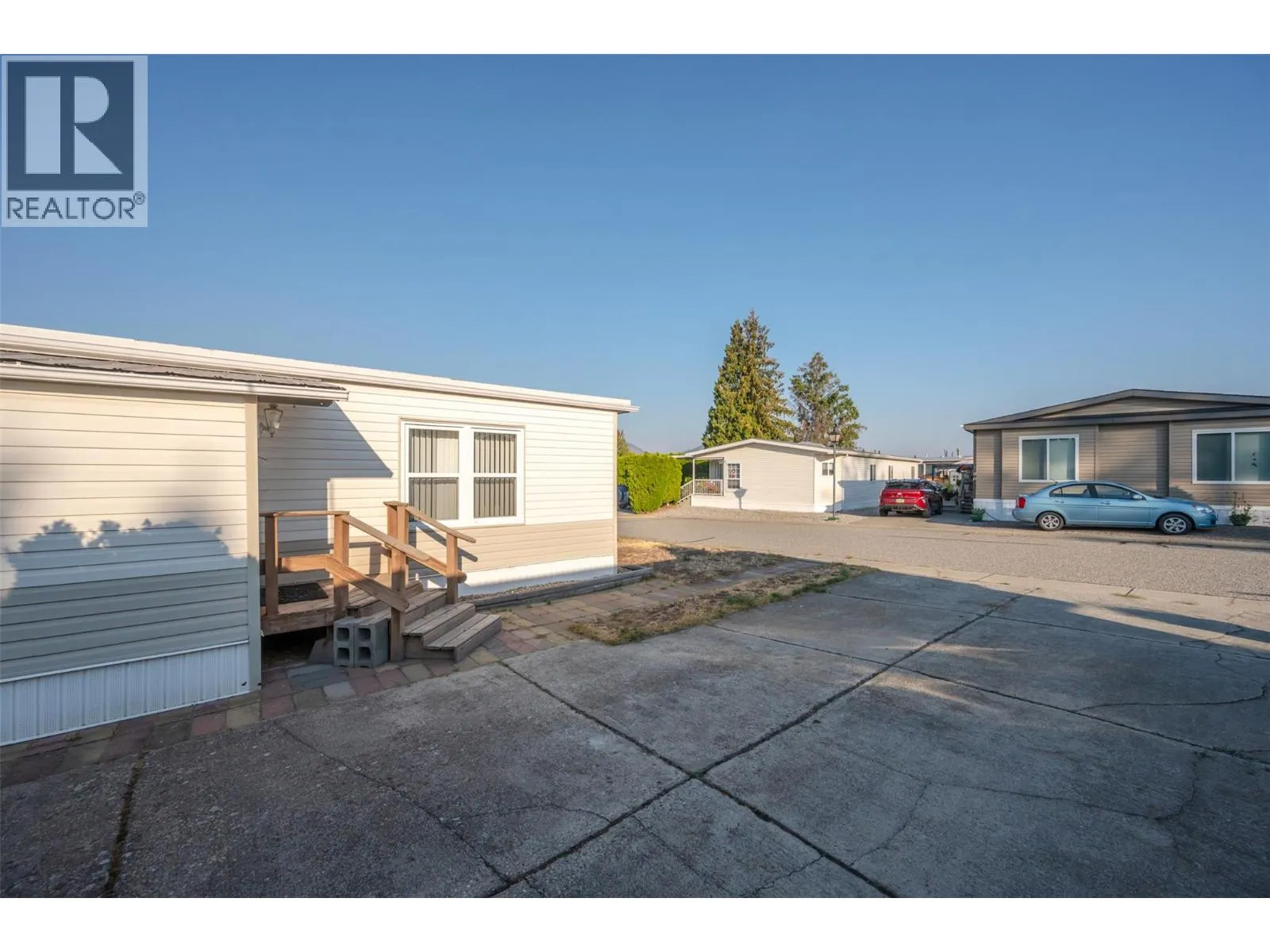 98 Okanagan Avenue E Unit# 97