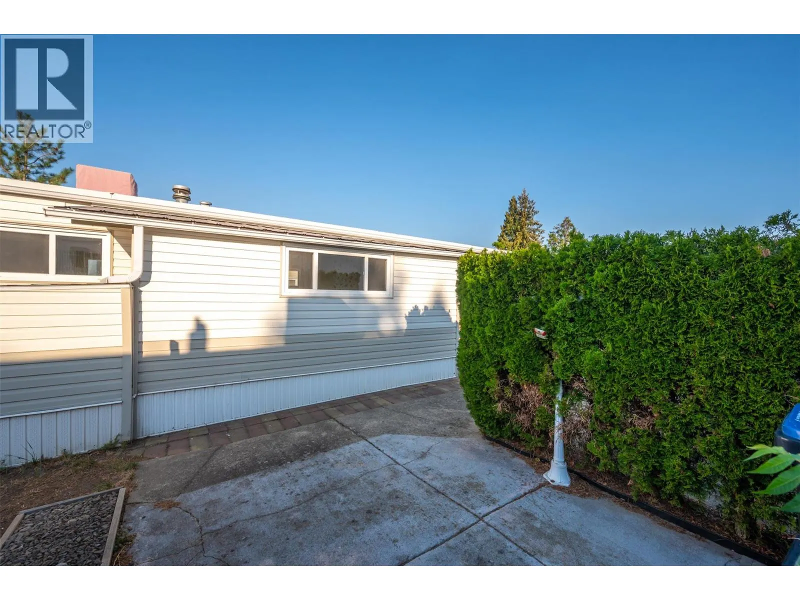 98 Okanagan Avenue E Unit# 97