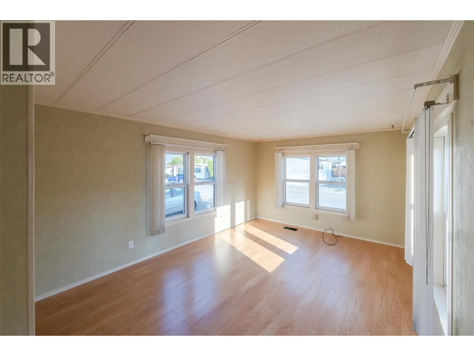 98 Okanagan Avenue E Unit# 97