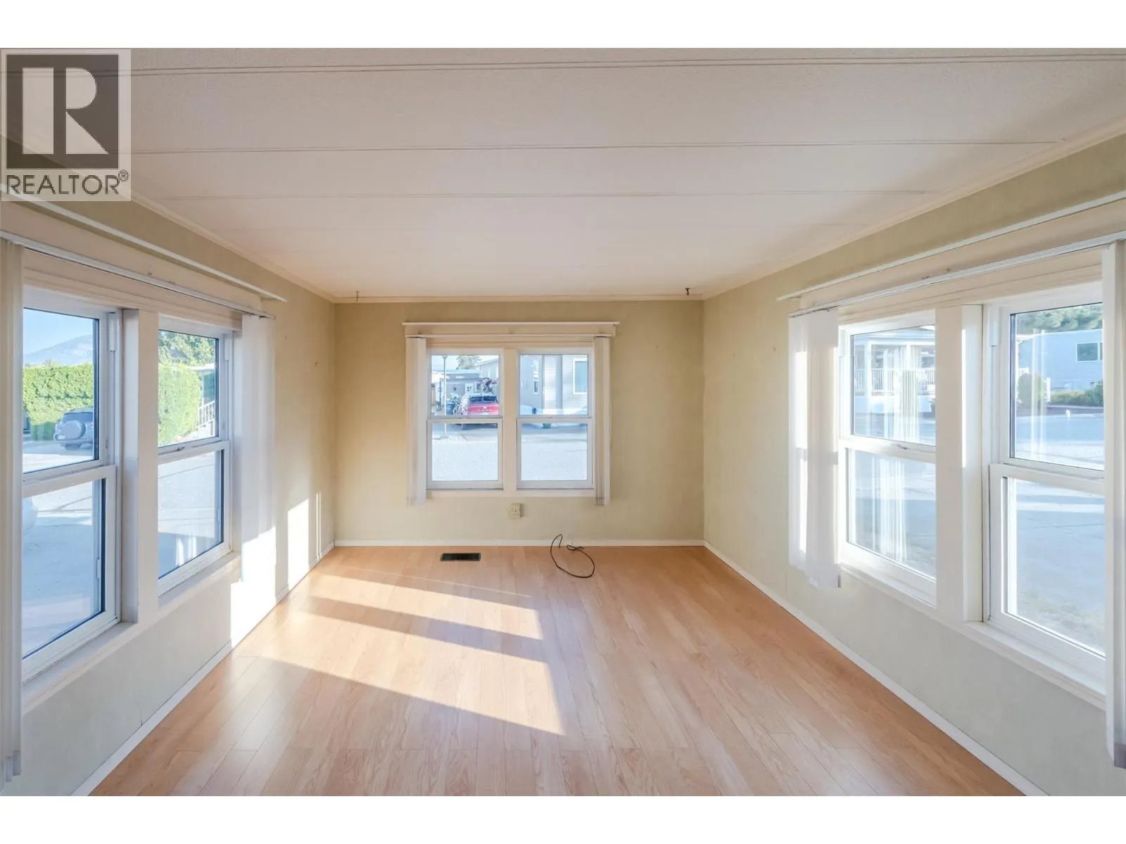 98 Okanagan Avenue E Unit# 97