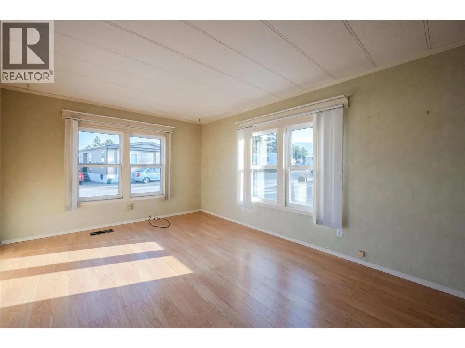 98 Okanagan Avenue E Unit# 97