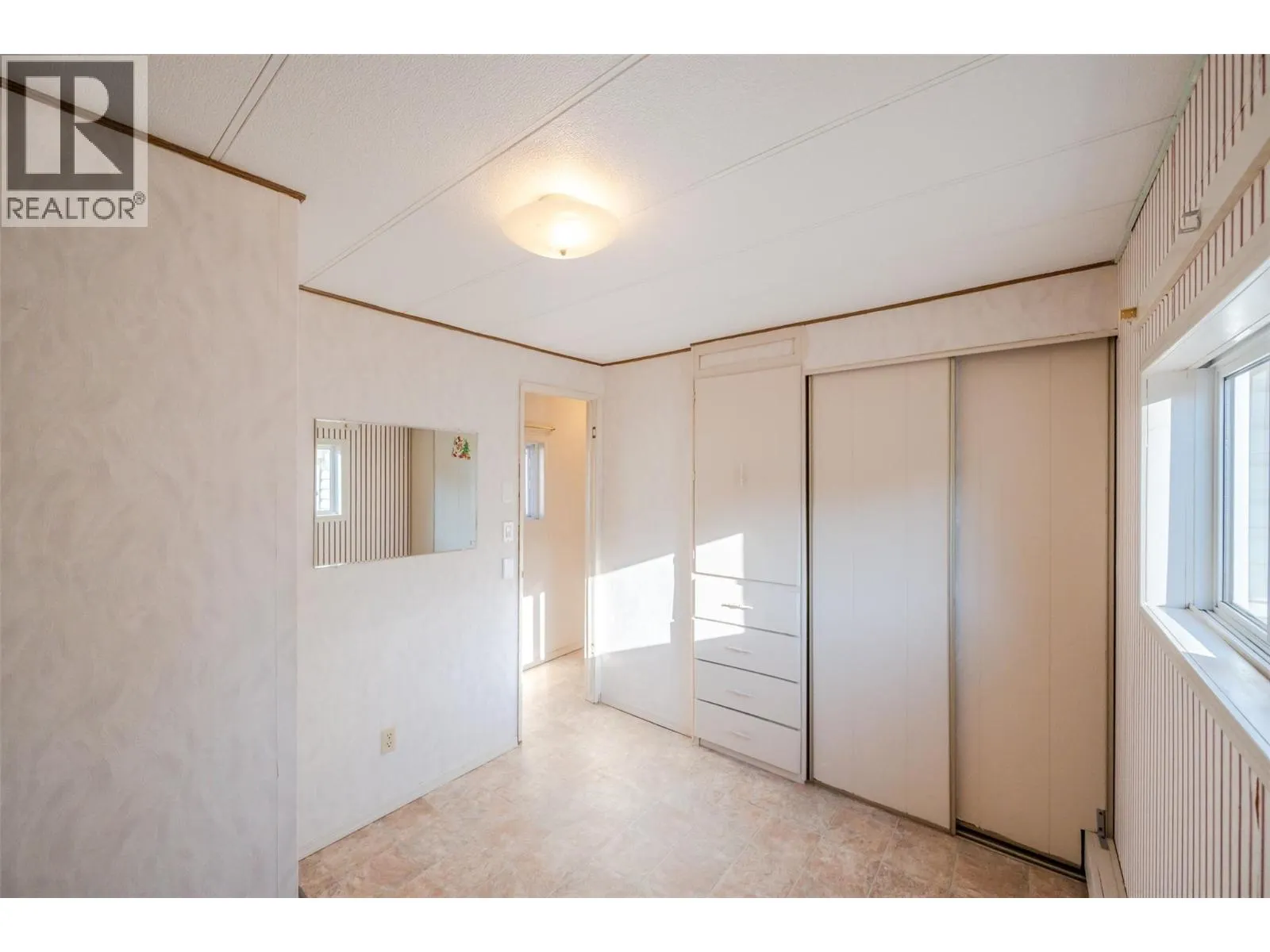 98 Okanagan Avenue E Unit# 97