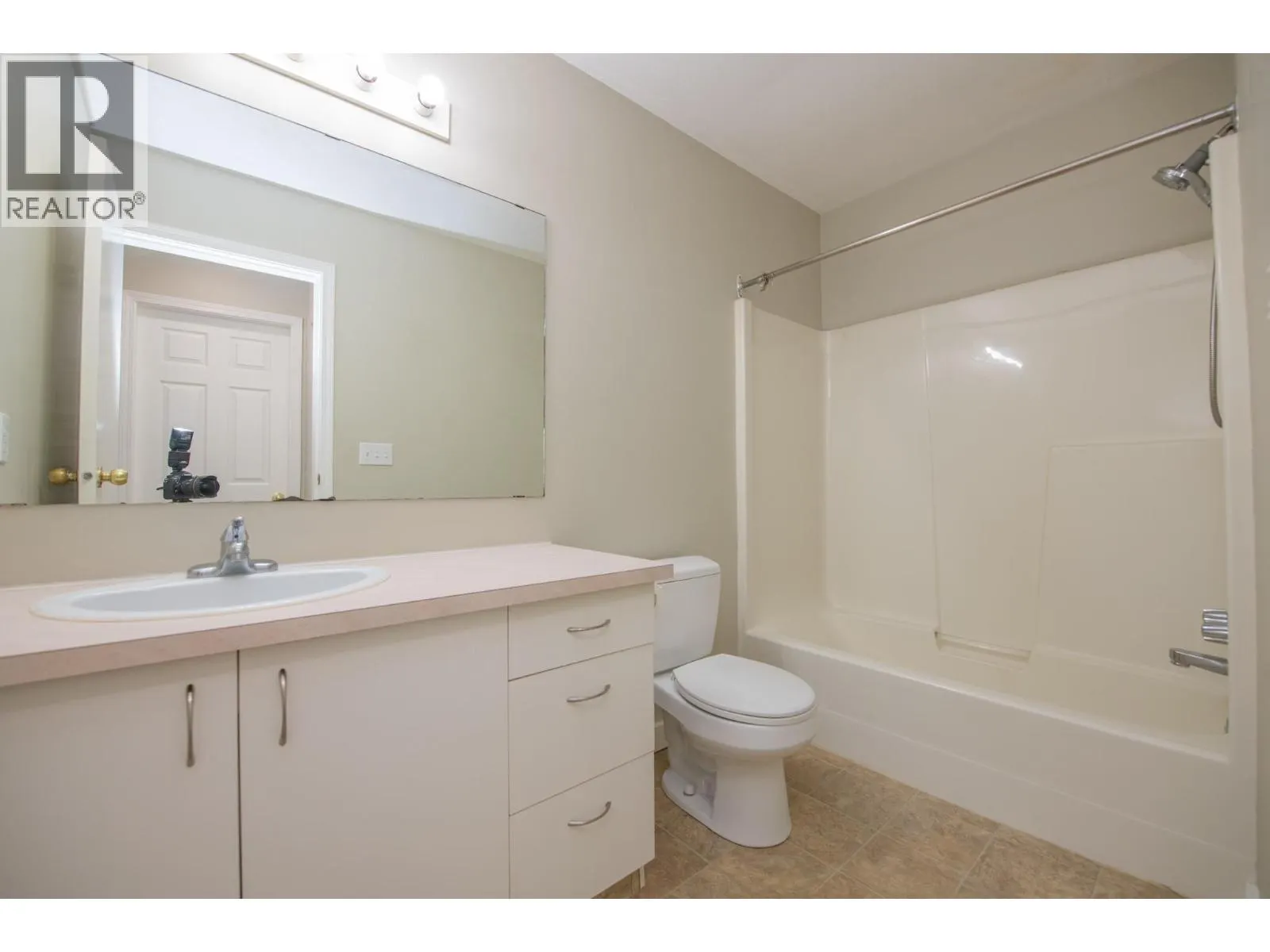 4305 Bellevue Drive Unit# 202