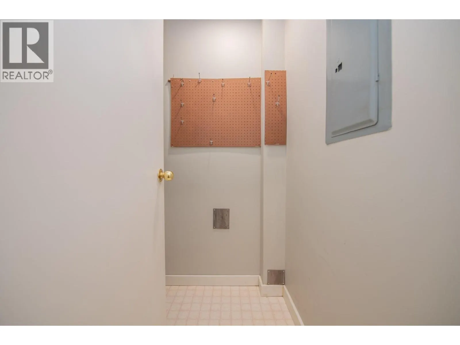4305 Bellevue Drive Unit# 202
