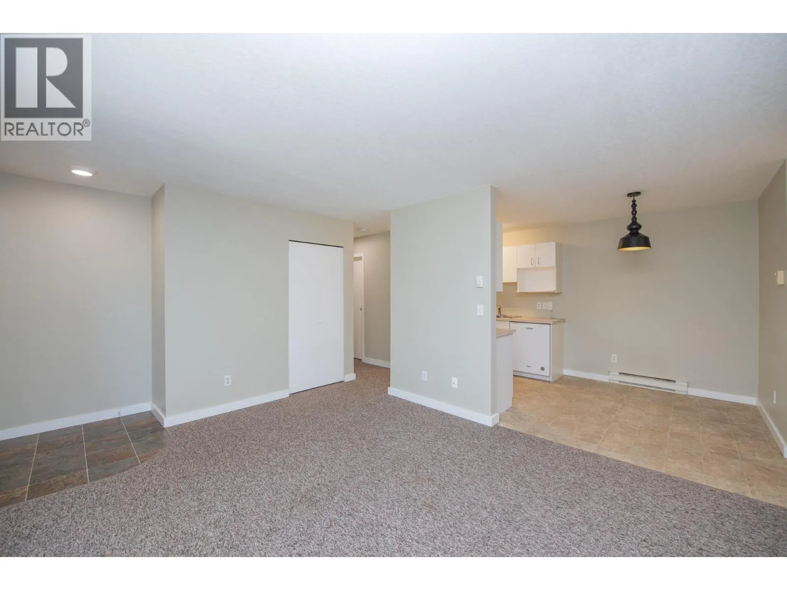 4305 Bellevue Drive Unit# 202