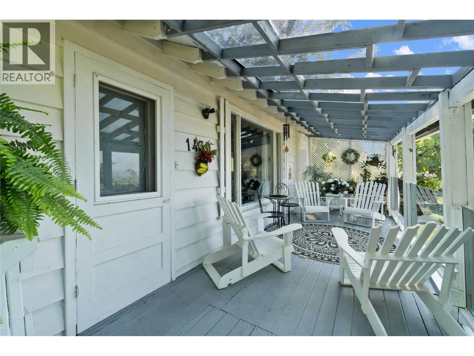 1430 Lakeshore Road NE