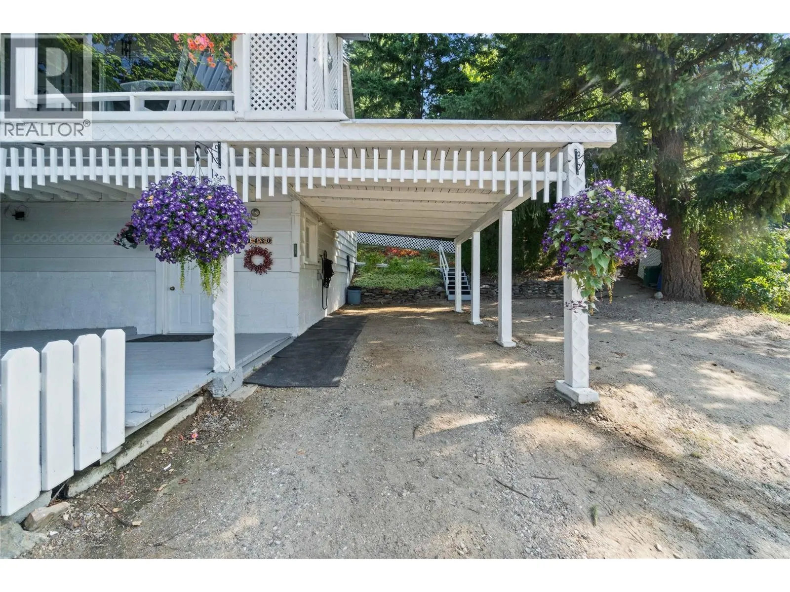 1430 Lakeshore Road NE