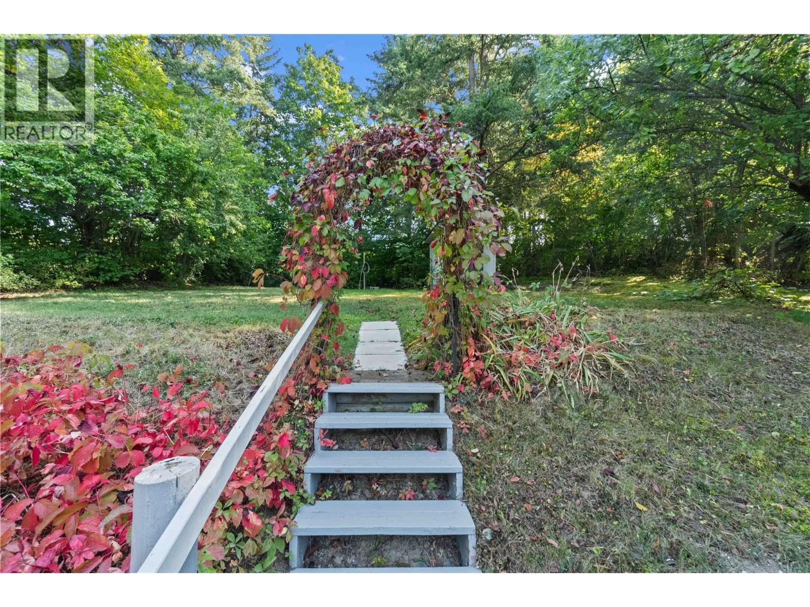 1430 Lakeshore Road NE