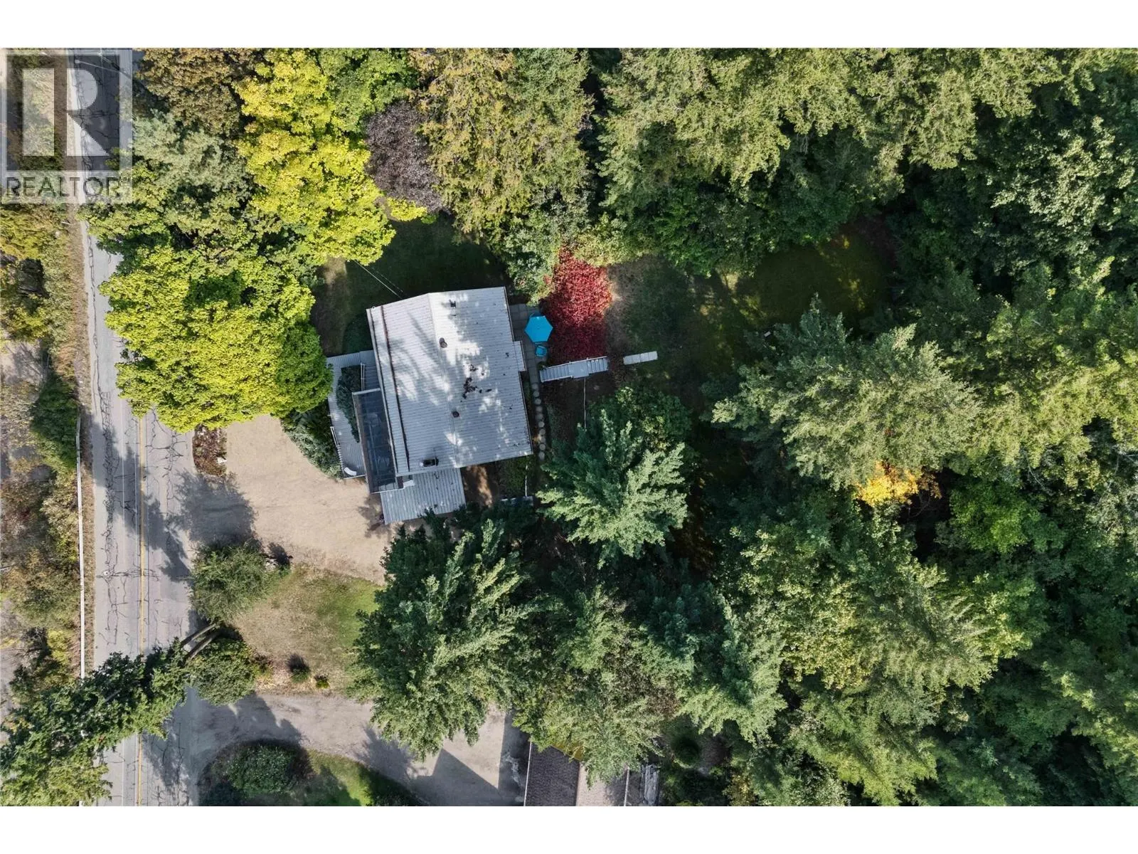 1430 Lakeshore Road NE