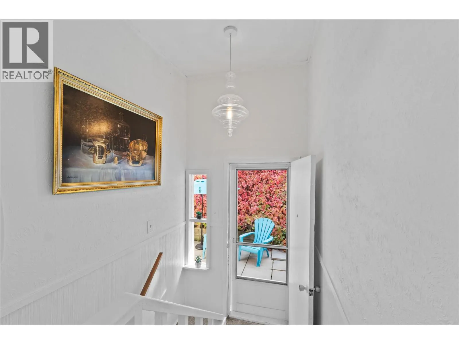 1430 Lakeshore Road NE
