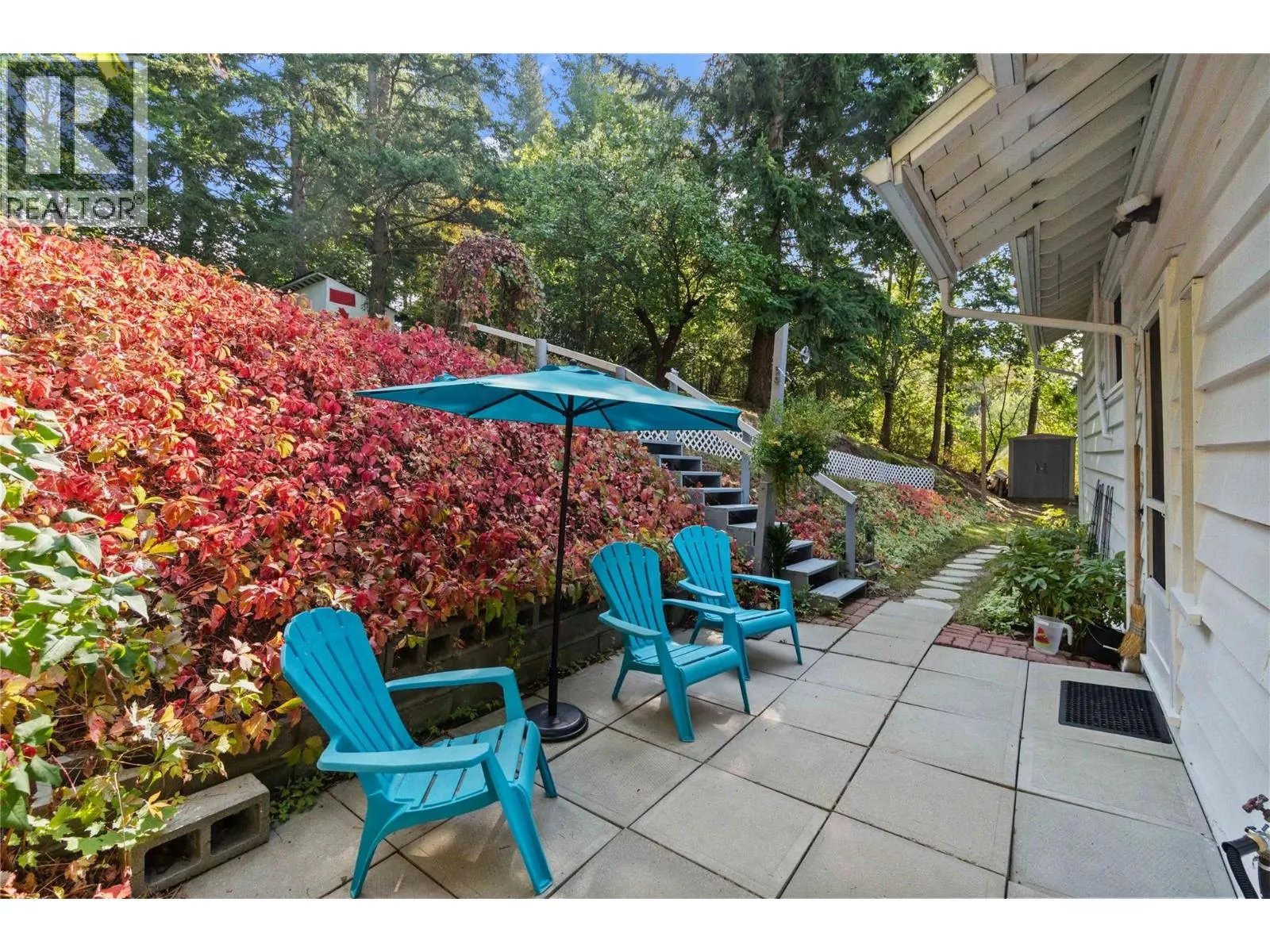 1430 Lakeshore Road NE