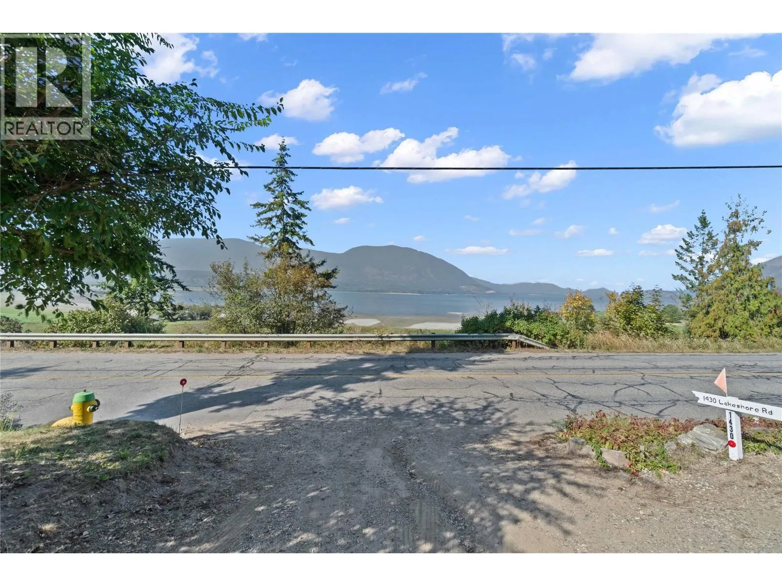 1430 Lakeshore Road NE