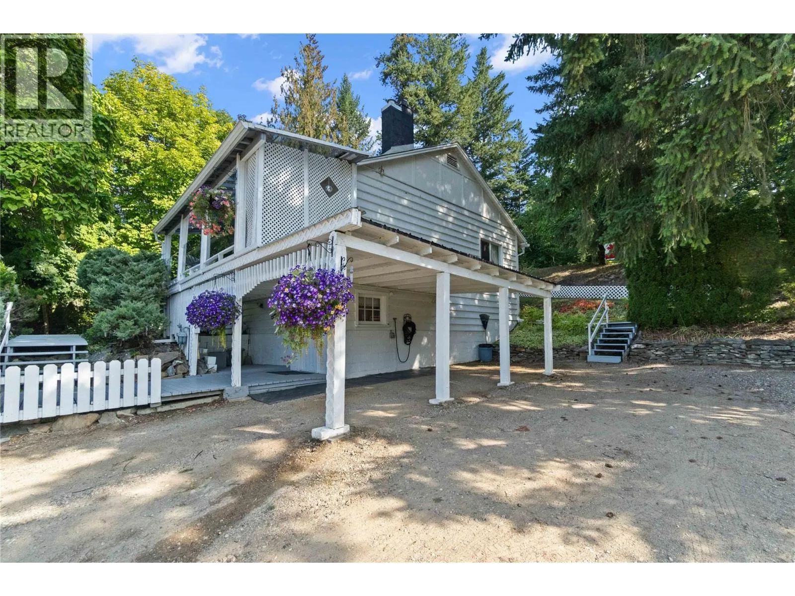 1430 Lakeshore Road NE