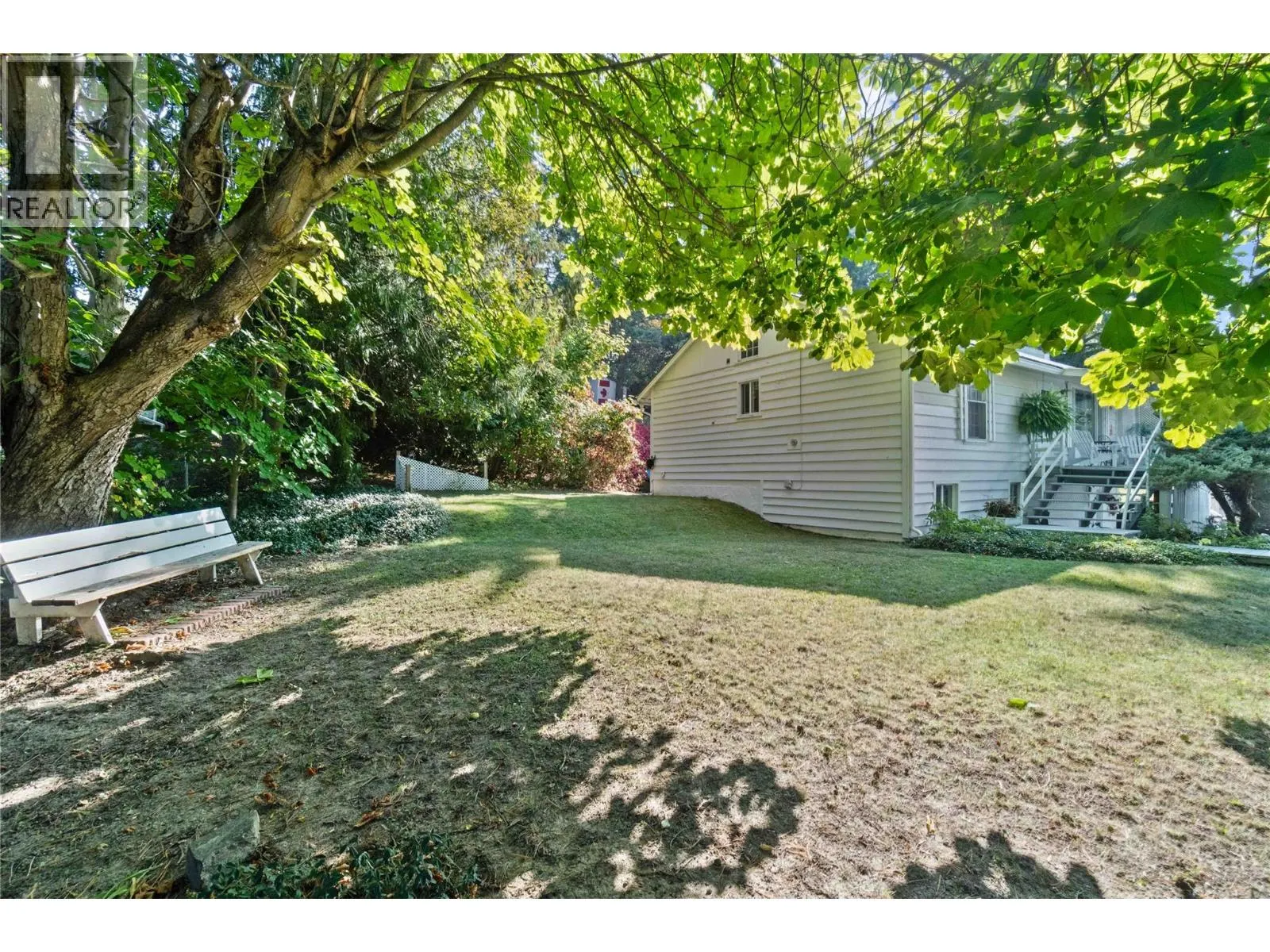 1430 Lakeshore Road NE