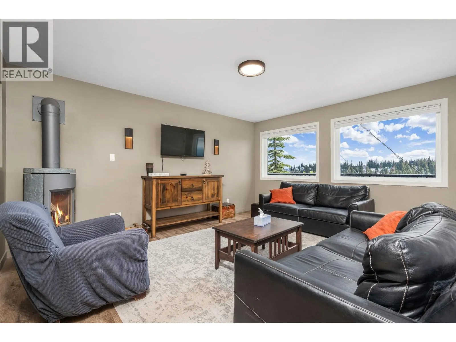 9811 Silver Star Road