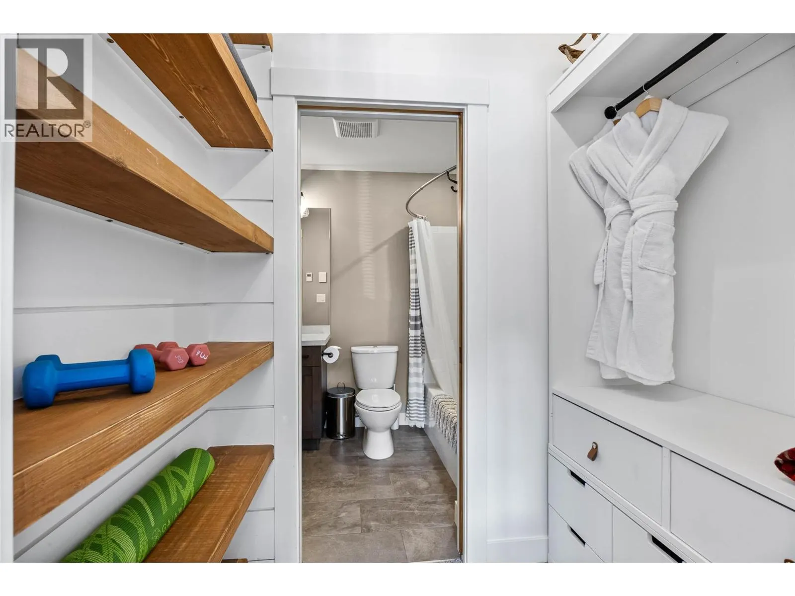 5025 Valley Drive Unit# 14