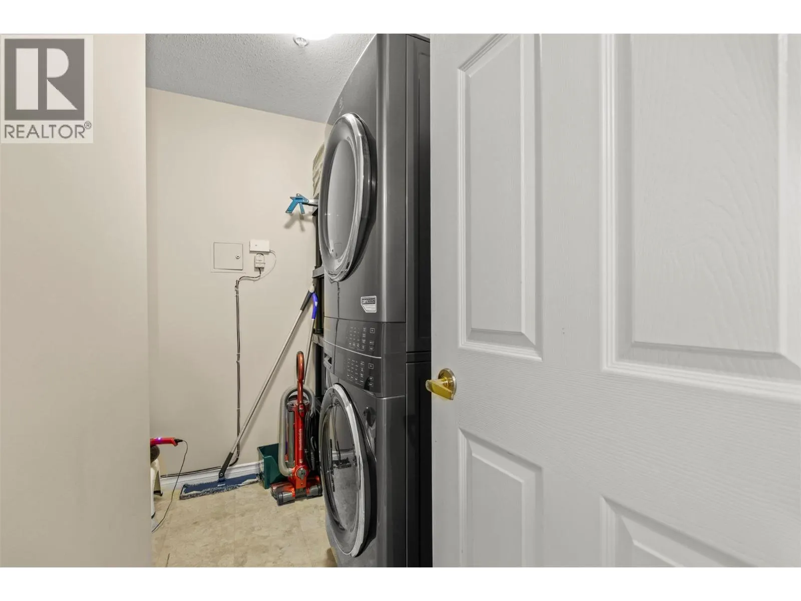 3805 30 Avenue Unit# 205