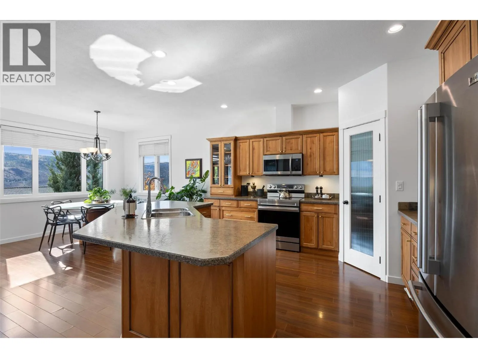 944 9TH GREEN Drive
