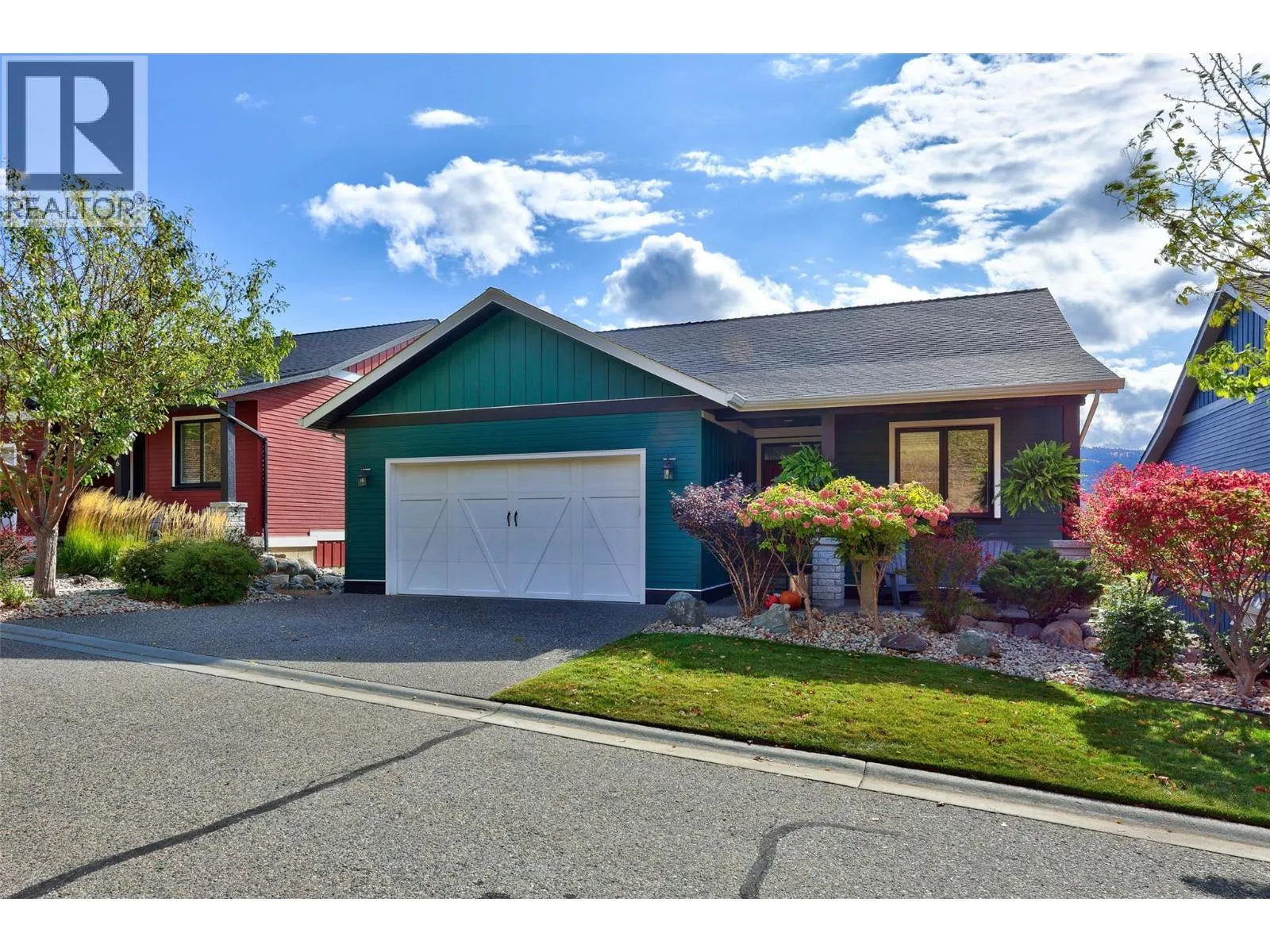 944 9TH GREEN Drive