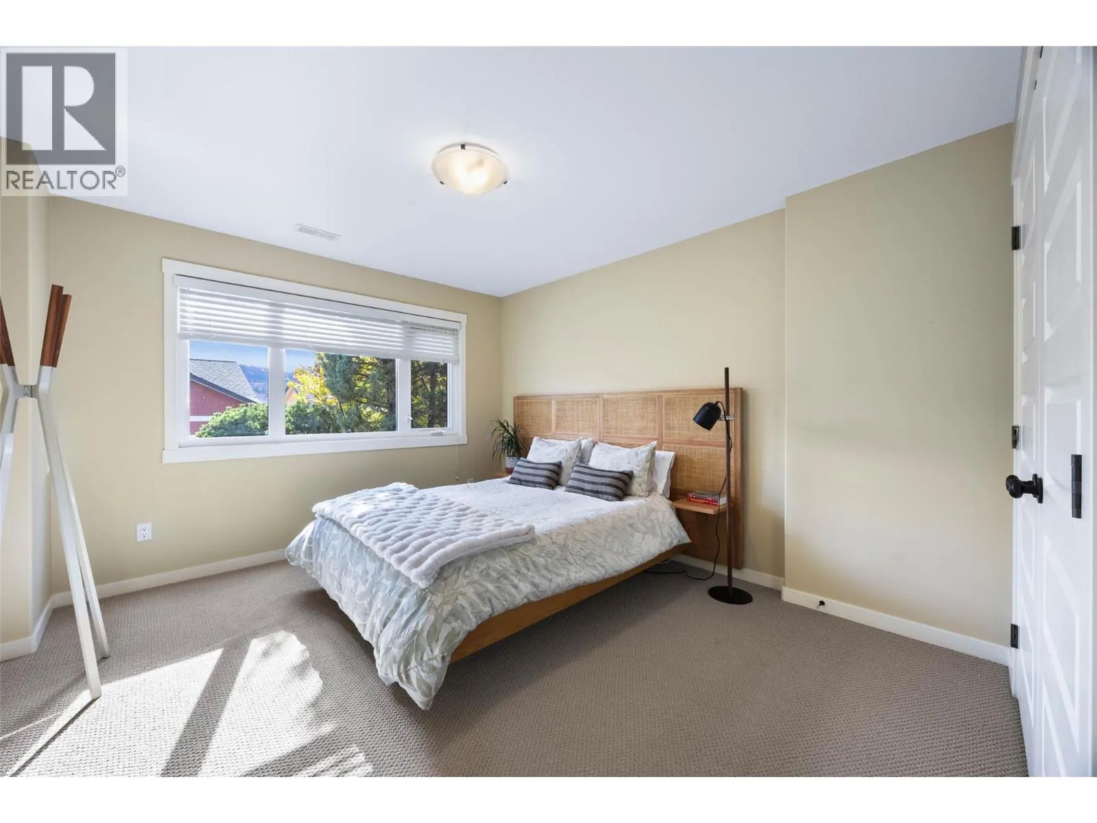 944 9TH GREEN Drive
