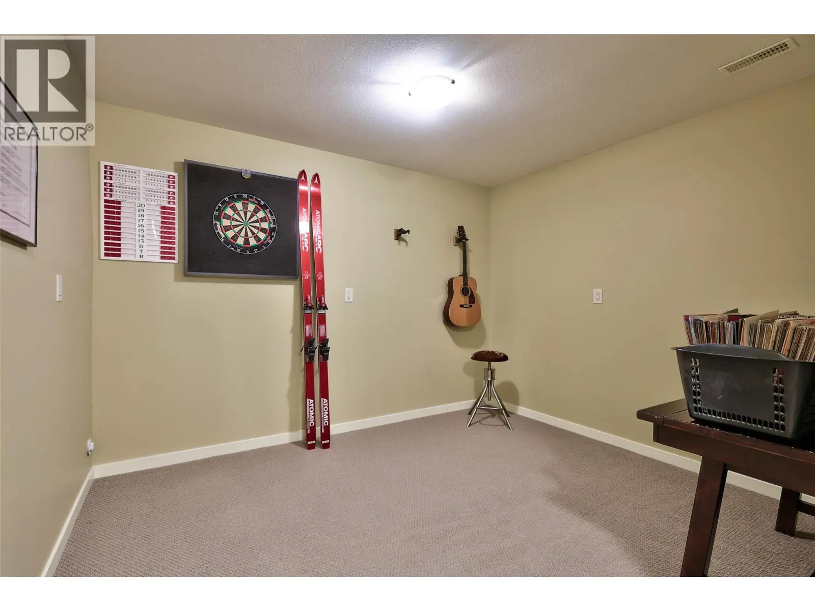 944 9TH GREEN Drive