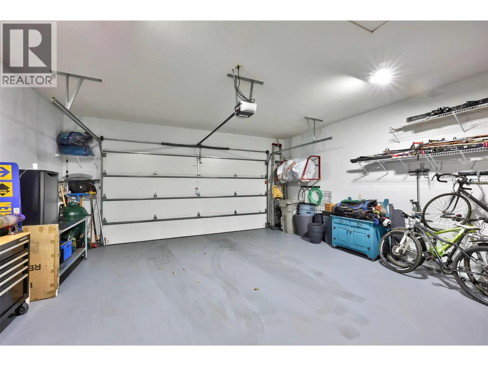 944 9TH GREEN Drive