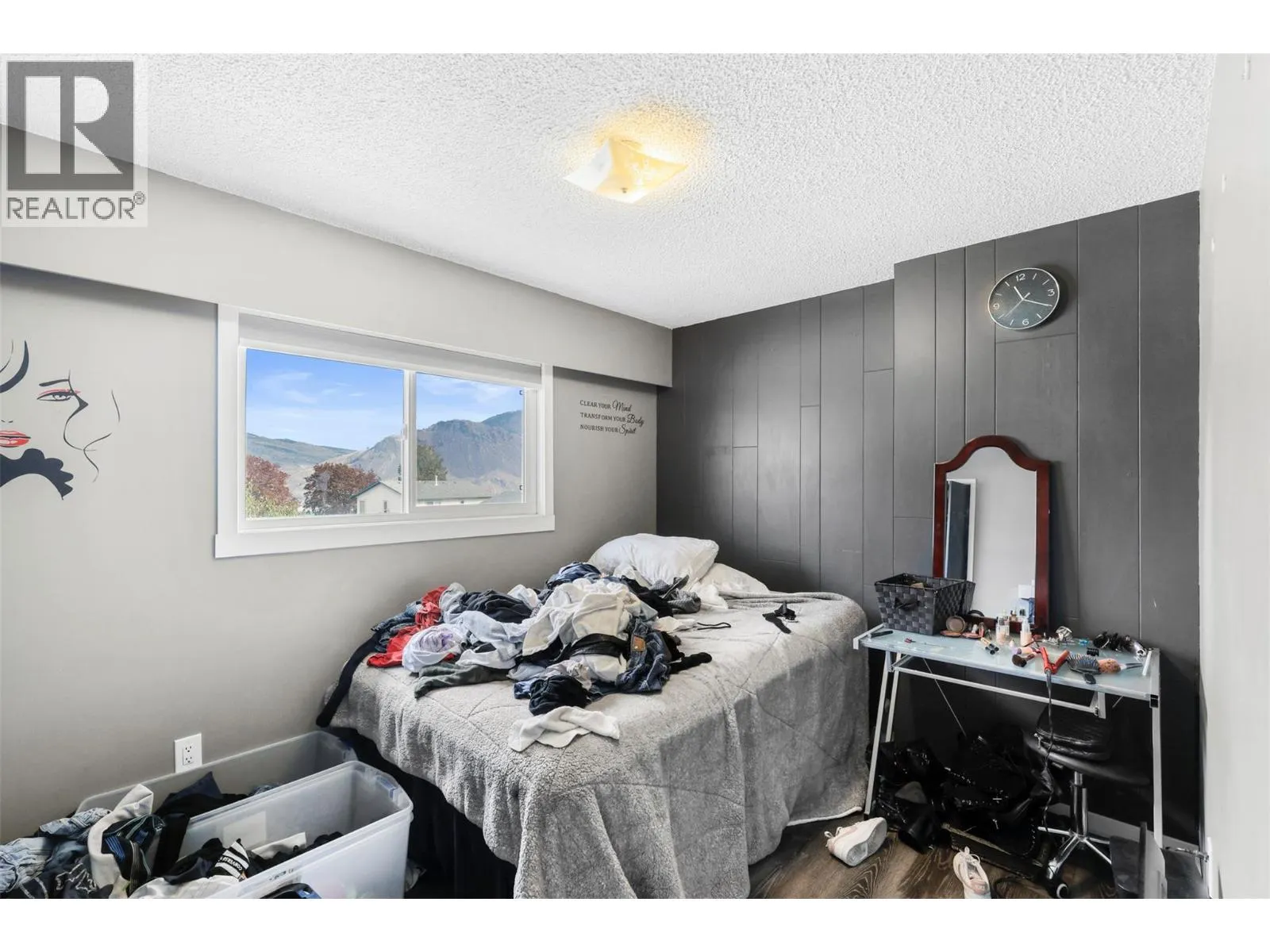 492 GRANDVIEW Terrace