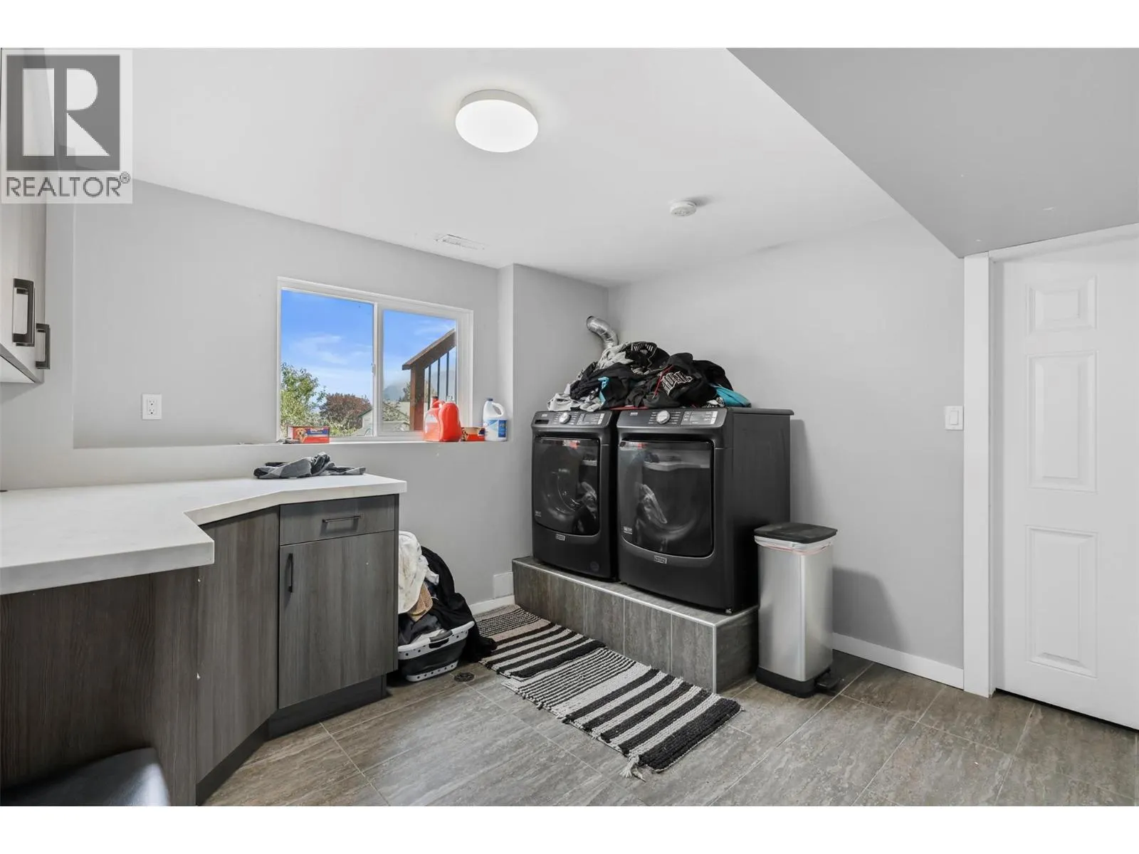 492 GRANDVIEW Terrace